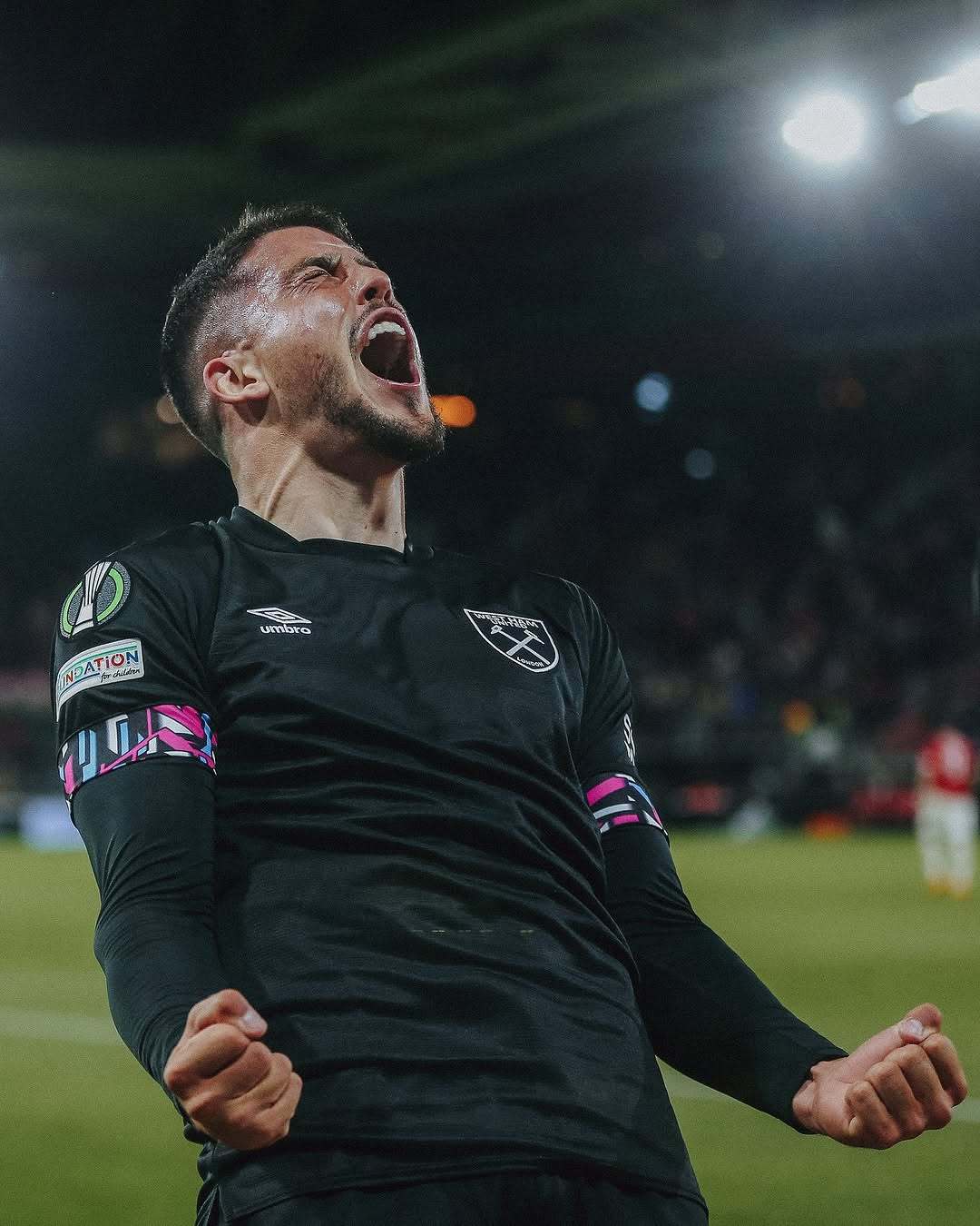 纽卡斯尔训练开放日，赛前止住颓势引欢呼，欧冠在即，心理建设被强调 -九游网址