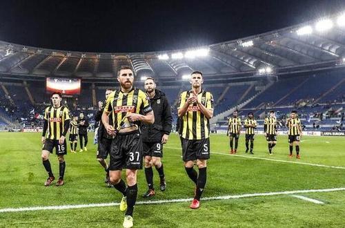 转折点！尼斯远射贴柱；荷甲转会期攻防权衡；气氛紧张；团队化学反应显著 -九游娱乐平台